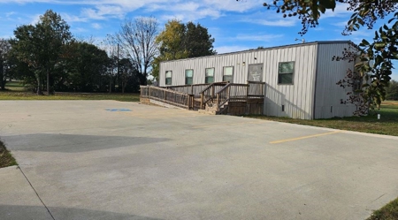 Commercial Building with parking lot and Hwy frontage - image 7