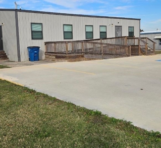 Commercial Building with parking lot and Hwy frontage - image 5