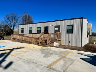 Commercial Building with parking lot and Hwy frontage - image 1