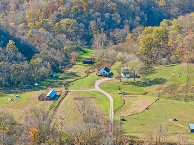 Country Home on 338 Acres for Sale - image 1