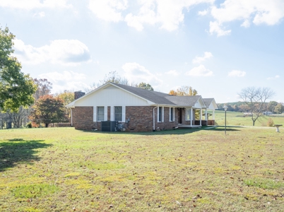 For Sale: Tennessee Country Home on 7.5 acre Mini-Farm! - image 4