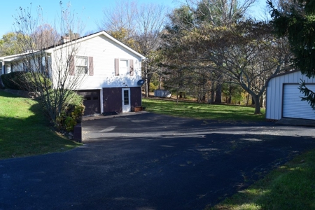 Country Home for Sale Near Town of Floyd VA - image 3