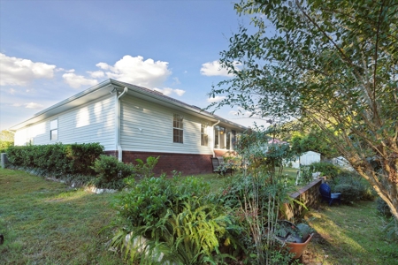 Home In Exclusive 55+ Retirement Community  North Florida - image 40
