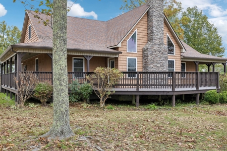 Country Home for Sale in Lewis County, Tennessee - image 1