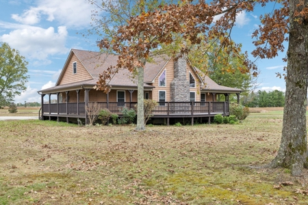 Country Home for Sale in Lewis County, Tennessee - image 2