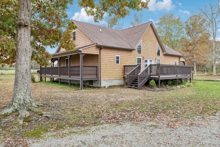 Country Home for Sale in Lewis County, Tennessee - image 9