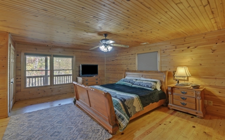 Log Cabin near Helen and Lake Burton in Blue Ridge Foothills - image 3