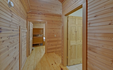 Log Cabin near Helen and Lake Burton in Blue Ridge Foothills - image 24