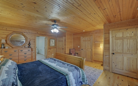 Log Cabin near Helen and Lake Burton in Blue Ridge Foothills - image 8