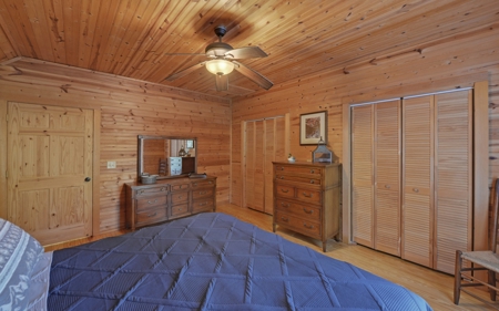 Log Cabin near Helen and Lake Burton in Blue Ridge Foothills - image 27