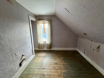 Classic Maine Farmhouse with Riverfront - image 27