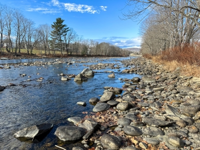 Classic Maine Farmhouse with Riverfront - image 30