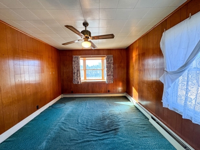 Classic Maine Farmhouse with Riverfront - image 15