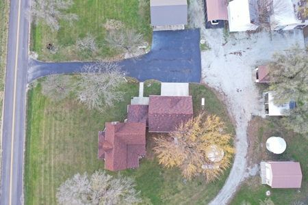 Country Home on Small Acreage - image 48