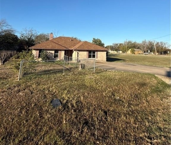 3831 Kendal Ln, Waco, TX – Endless Possibilities! - image 1