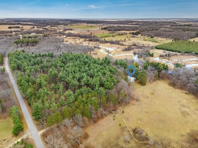 72-acre property alongside the Neenah Creek Marquette County - image 37