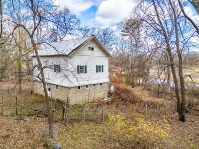 72-acre property alongside the Neenah Creek Marquette County - image 32