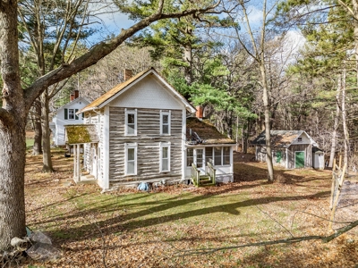 72-acre property alongside the Neenah Creek Marquette County - image 9