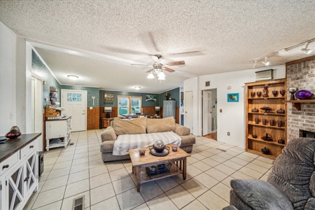 Claremore, OK Home For Sale - image 10