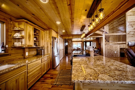 Large Exquisite Custom Cabin for Sale in Hillside, CO - image 12
