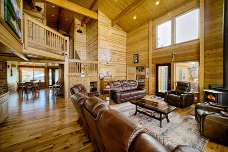 Large Exquisite Custom Cabin for Sale in Hillside, CO - image 17