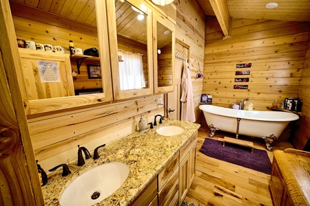 Large Exquisite Custom Cabin for Sale in Hillside, CO - image 22