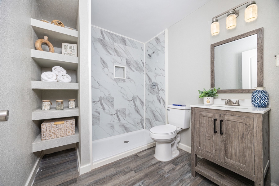 2nd Bathroom