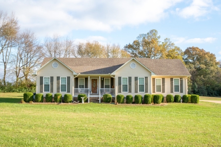 Country Home For Sale In Tennessee, Handicapped-Accessible - image 3