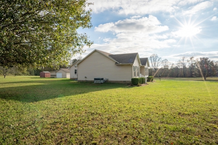 Country Home For Sale In Tennessee, Handicapped-Accessible - image 6