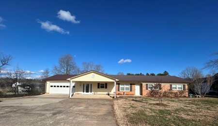 Home for Sale in Stony Point | Brick/Vinyl Ranch Home - image 25
