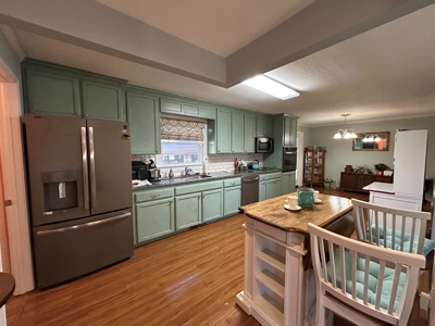 Home for Sale in Stony Point | Brick/Vinyl Ranch Home - image 8