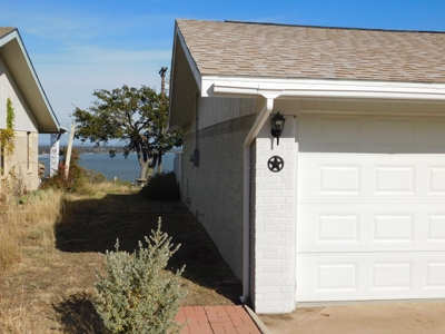 Refurbished Home on Beautiful Lake Brownwood - image 30