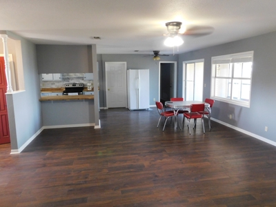 Refurbished Home on Beautiful Lake Brownwood - image 5
