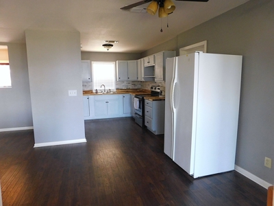 Refurbished Home on Beautiful Lake Brownwood - image 6