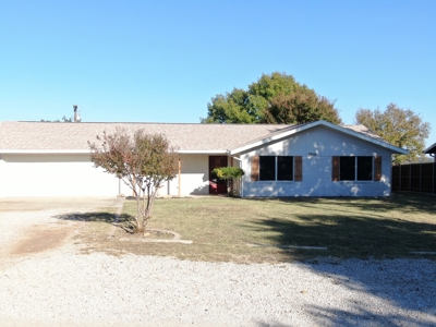 Refurbished Home on Beautiful Lake Brownwood - image 31