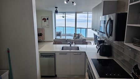Exquisite 2 bedroom 2 bath oceanfront condo - image 8