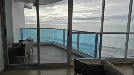 Exquisite 2 bedroom 2 bath oceanfront condo - image 19