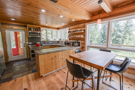 Colorado Creek Front Mountain Log Home - image 18