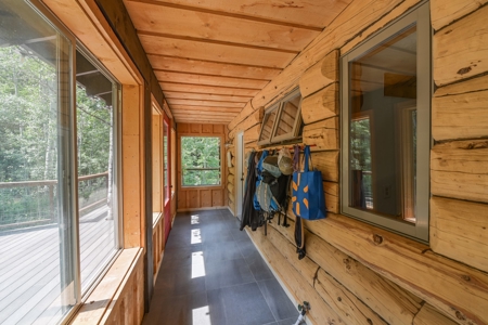 Colorado Creek Front Mountain Log Home - image 16
