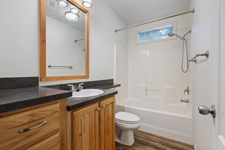 Charming Country Retreat – Privacy, Space and Modern Comfort - image 13