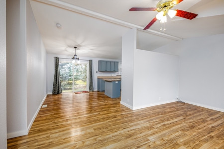 Low Maintenance Manufactured Home in beautiful Park in Colo. - image 6