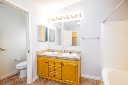 Low Maintenance Manufactured Home in beautiful Park in Colo. - image 17