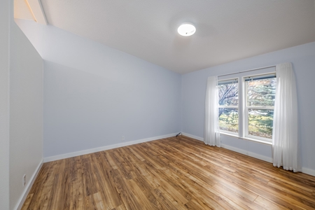 Low Maintenance Manufactured Home in beautiful Park in Colo. - image 16