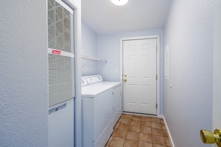 Low Maintenance Manufactured Home in beautiful Park in Colo. - image 19