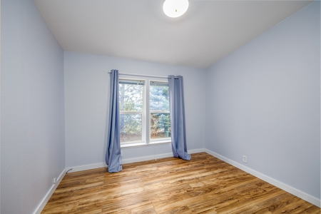 Low Maintenance Manufactured Home in beautiful Park in Colo. - image 13