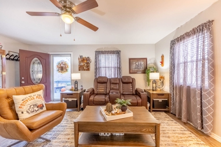 Home in a Subdivision in West Plains Missouri - image 22