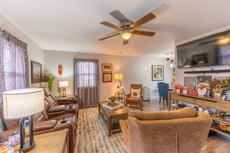 Home in a Subdivision in West Plains Missouri - image 23