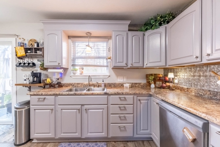 Home in a Subdivision in West Plains Missouri - image 15