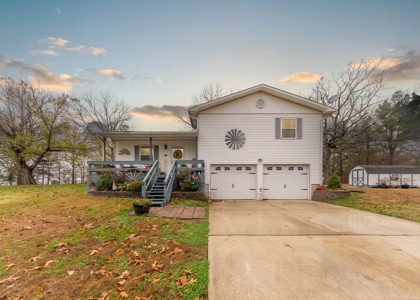 Home in a Subdivision in West Plains Missouri - image 3