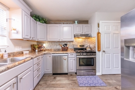 Home in a Subdivision in West Plains Missouri - image 17